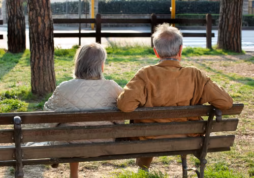 Seniorzy rzadziej wymienią dowód osobisty? Rząd szykuje ułatwienia!