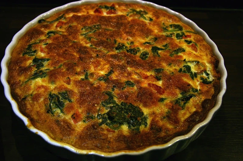 Quiche ze szpinakiem i serem mozzarella