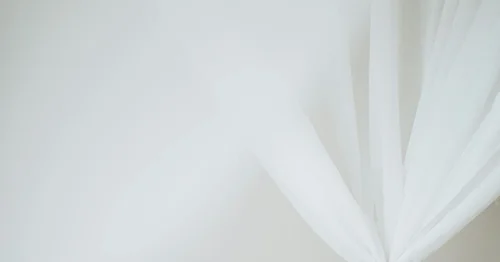 Poranne rytuały energetyczne. Jak wcisnąć przycisk „start” o świcie i rozpocząć dzień z energią