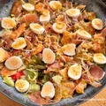 Sałatka z serem halloumi i jajeczkami przepiórczymi