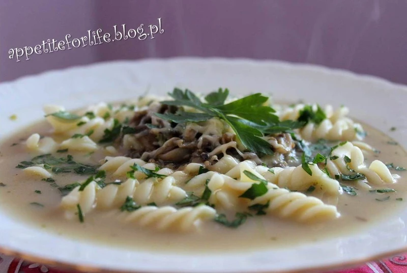Zupa pieczarkowa