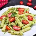 MAKARON Z FASOLKĄ SZPARAGOWĄ I PESTO Z JARMUŻU