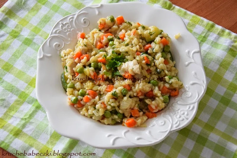 Risotto z groszkiem, marchewką i kurczakiem