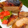 Wolno pieczony udziec z indyka w sosie barbecue