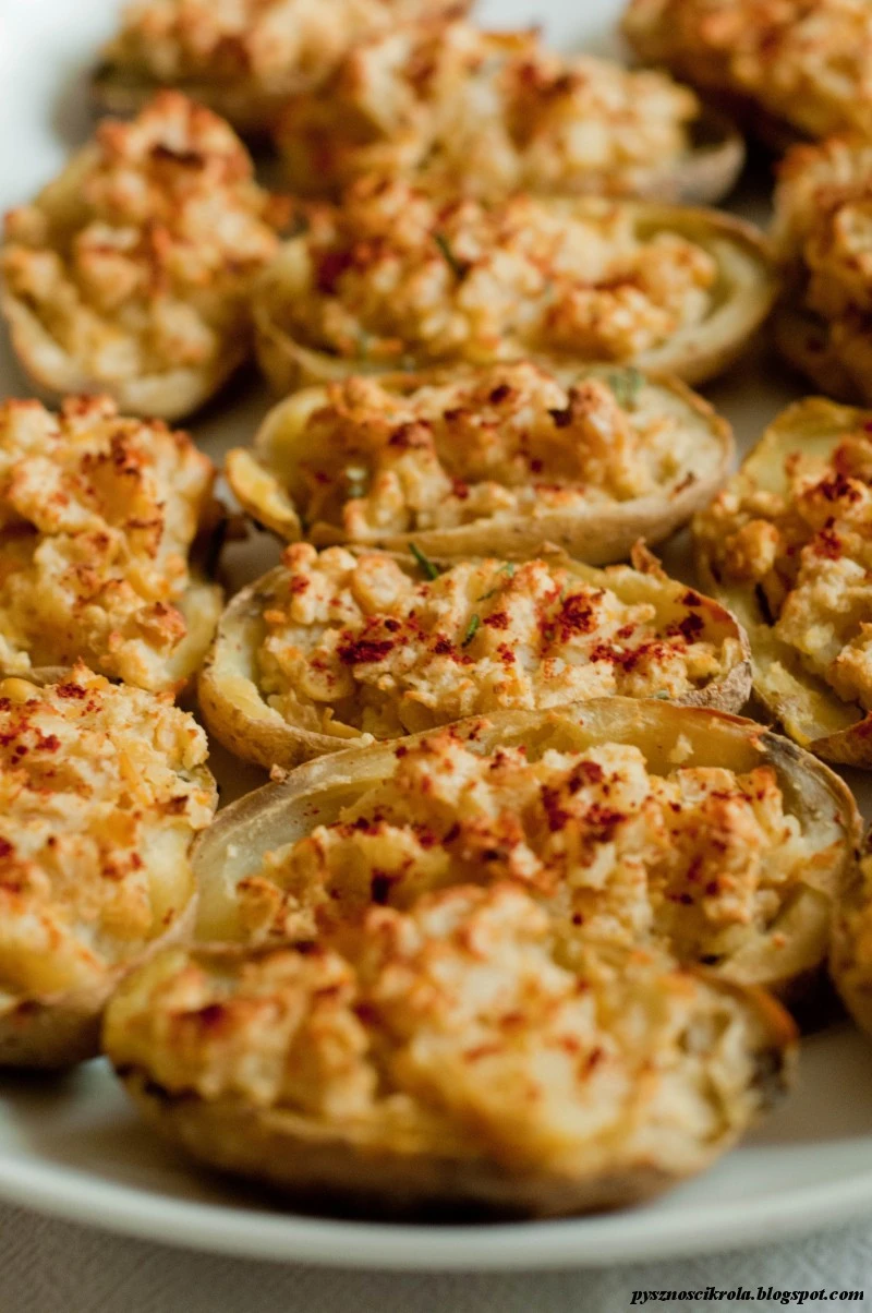 Pieczone ziemniaczki z pikantnym farszem