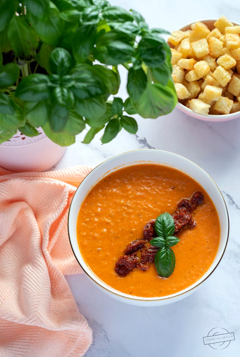 Zupa krem z pieczonych pomidorów z suszonymi pomidorami