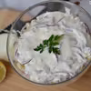 Warstwowa sałatka śledziowa