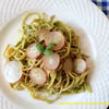 Spaghetti z pesto z liści rzodkiewki i rukoli