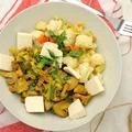 Wegańskie curry z tofu, grzybami i warzywami