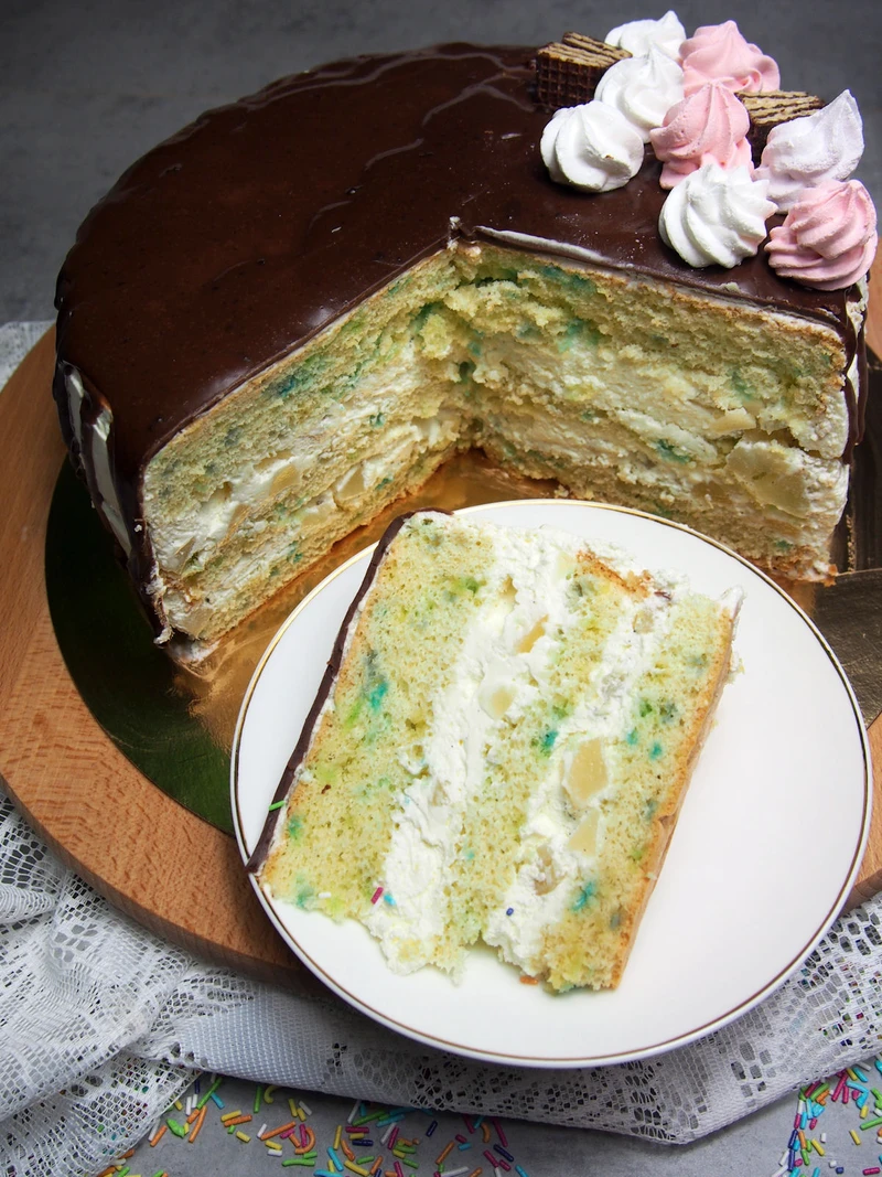 Prosty tort gruszkowy