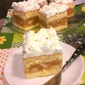 Jabłecznik z bitą śmietaną