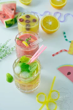 Owocowe koktajle z różowym winem