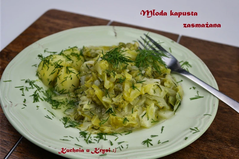 Młoda kapusta zasmażana