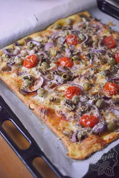 Pizza na cieście francuskim