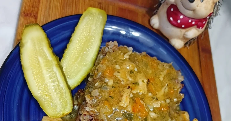Gulasz z polędwiczek z piersi kurczaka i indyka