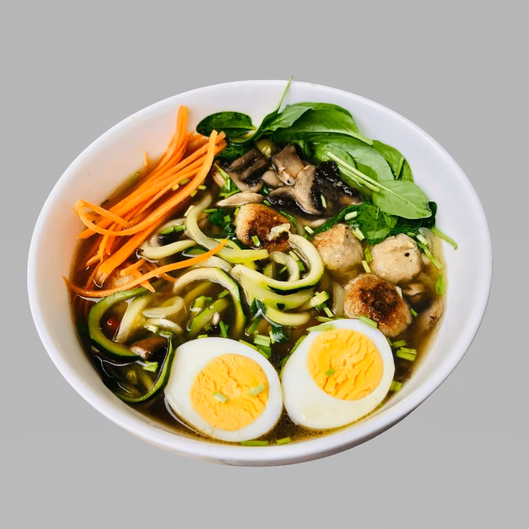 Zupa ramen z wege pulpetami