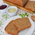 Chleb orkiszowy na miodzie z białym makiem