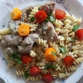 Indyk w sosie z gorgonzoli z makaronem