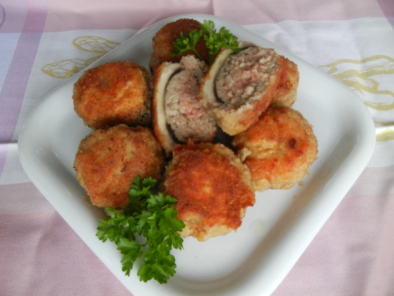Mielone w pieczarkach lub pieczarki faszerowane