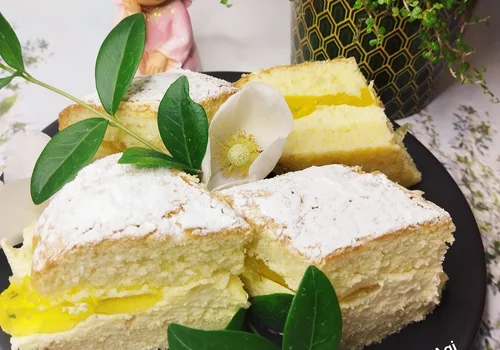 Ciasto biszkoptowe z pysznym swojskim kremem i galaretkami
