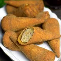 Mięso mielone w waflowych rożkach