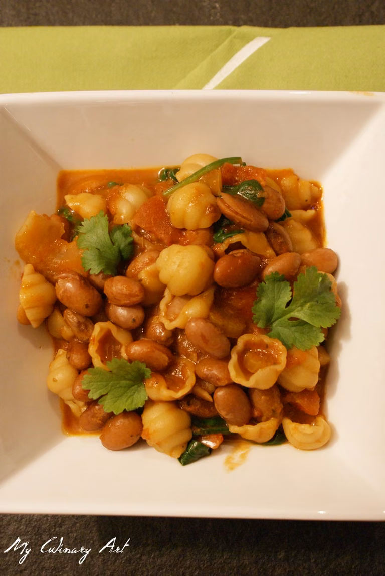 Pasta e fagioli - makaron z fasolą w pomidorach