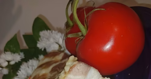 Boczek gotowany w suszonej włoszczyźnie