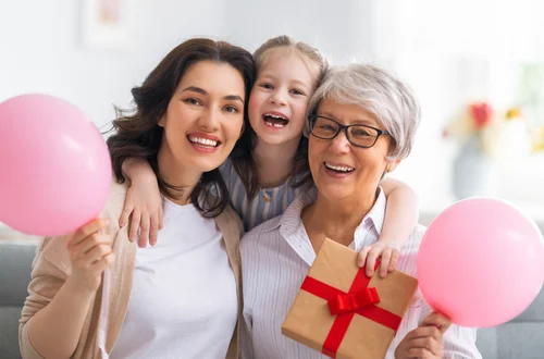 Co kupić na Dzień Kobiet! Pomysły na prezenty dla ukochanej, dla mamy, siostry oraz babci!