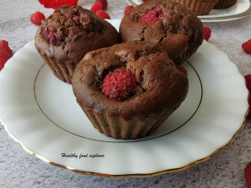 Muffinki czekoladowe z malinami