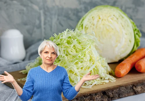 Ten jeden błąd przy duszeniu młodej kapusty psuje cały smak – robisz go od lat!