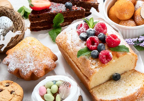 Najlepsze ciasta na Wielkanoc - ten zestaw wypieków zawsze się sprawdza!