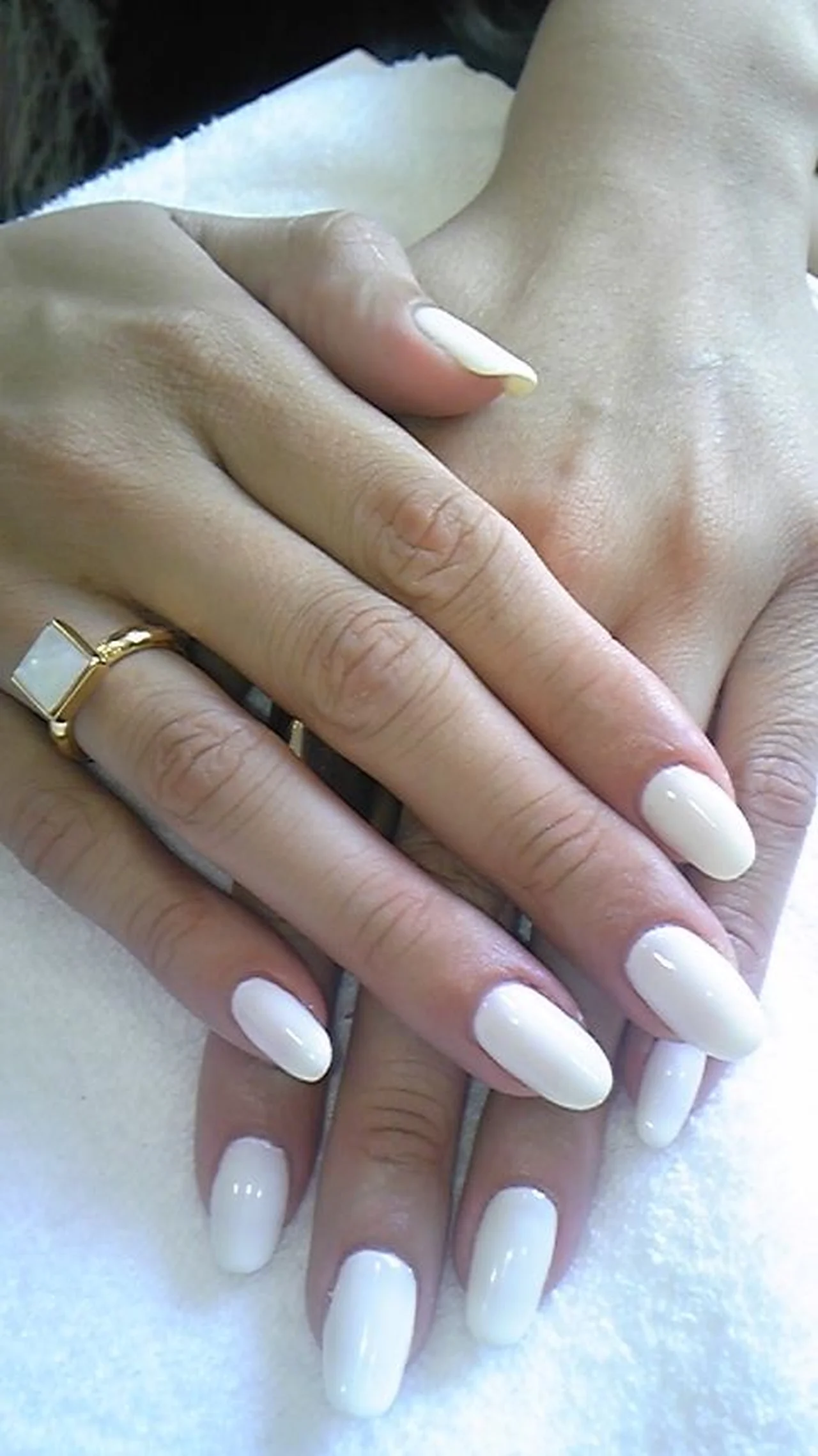 Białe paznokcie;)