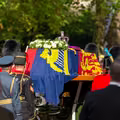 Co zabrała ze sobą do grobu Elżbieta II?