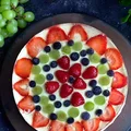 Pastelowy serniczek z serka homogenizowanego z owocami