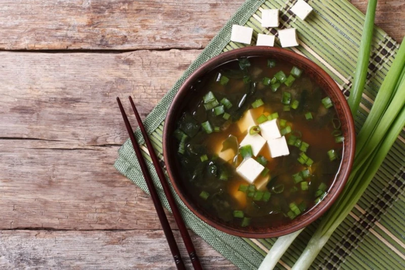 JAPOŃSKA ZUPA MISO Z TOFU