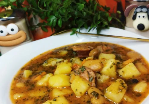Zupa fasolowa z fasolki po bretońsku ze słoika