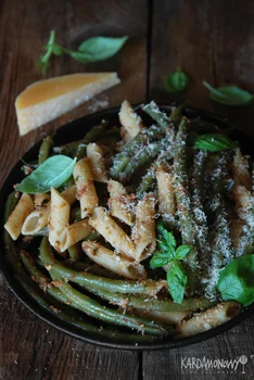 Makaron z fasolką szparagową i pesto