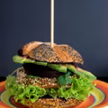 Wege burgery z czerwonej fasoli i batatów