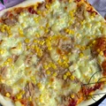 Pizza z tuńczykiem i ananasem