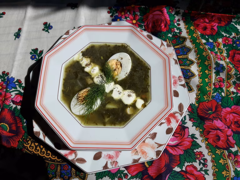 Zupa szczawiowa z ziemniakami i jajkiem