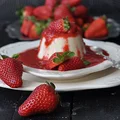 Panna Cotta klasyczna z truskawkami