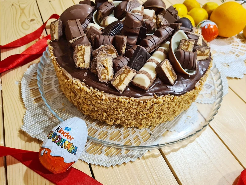 Tort czekoladowy z masłem orzechowym
