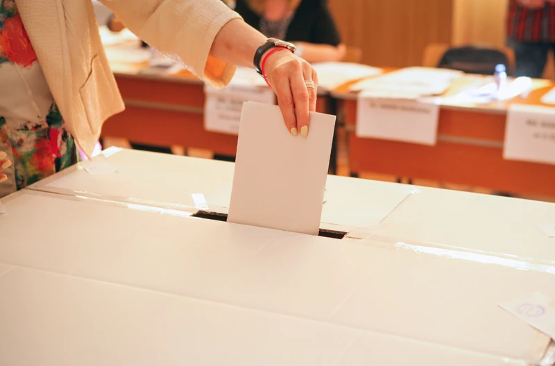 Wybory 2023: Planujesz głosować poza miejscem zamieszkania? Sprawdź, jak to zrobić!