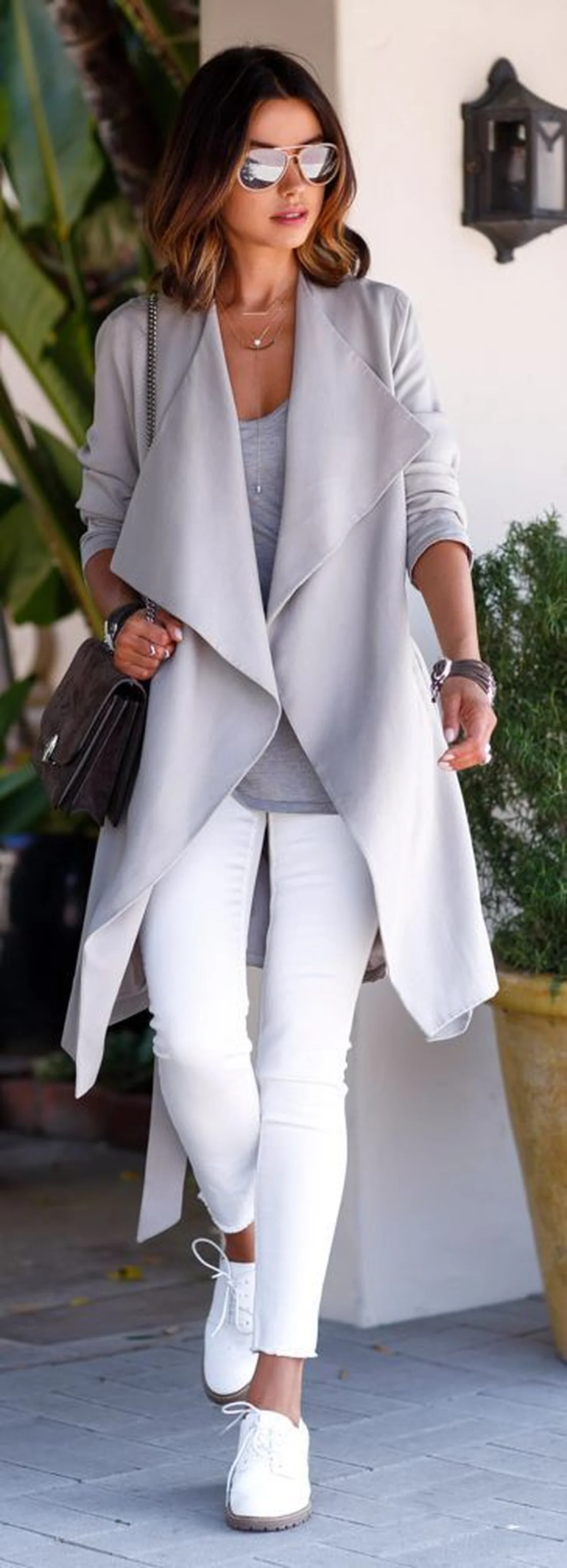 Białe spodnie