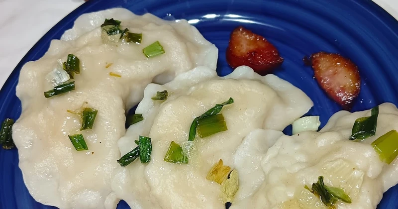 Pierogi z mięsa z rosołu z warzywami