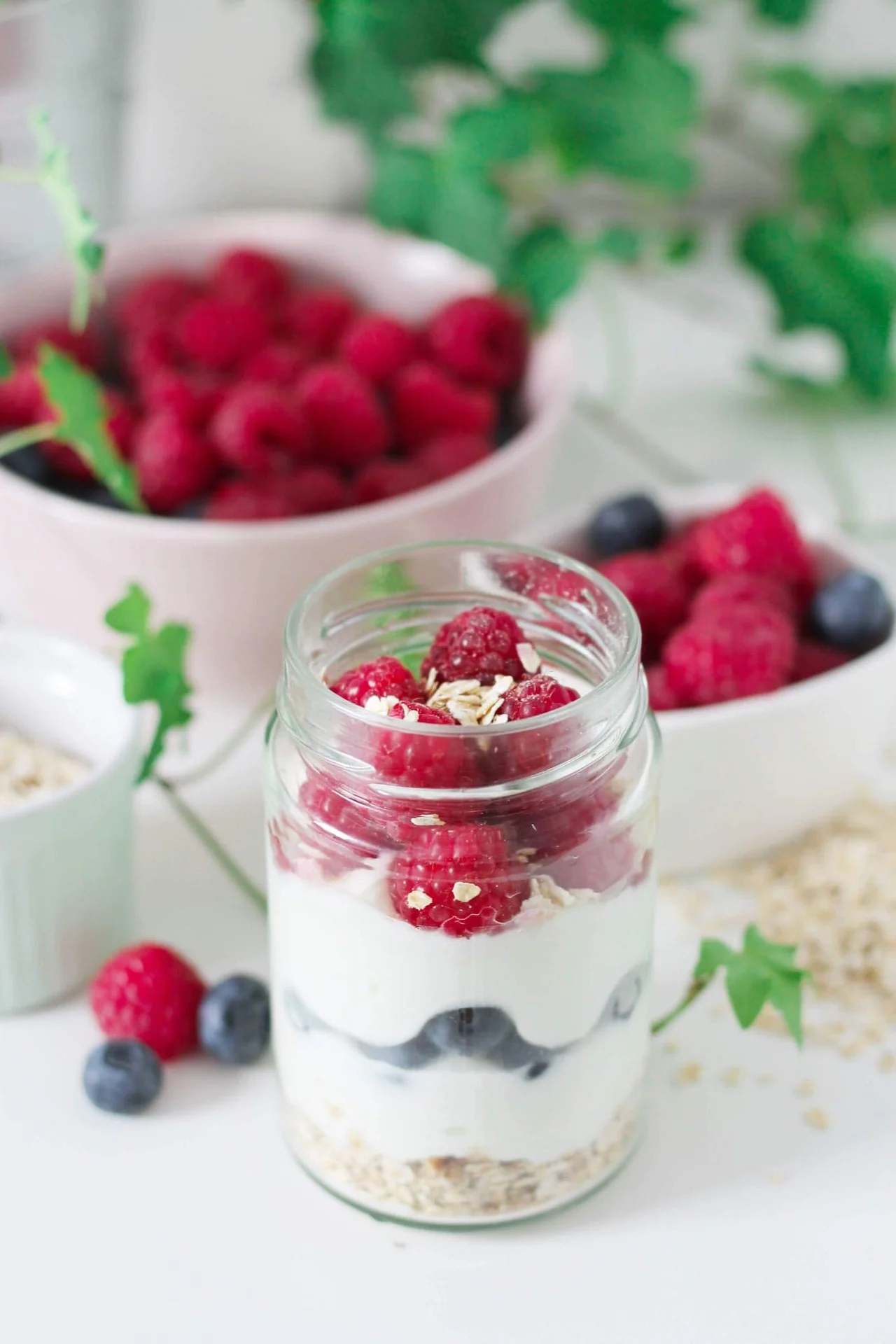 Deser jogurtowy z owocami