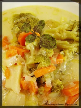 Zupa brokułowa z kaszą jęczmienną