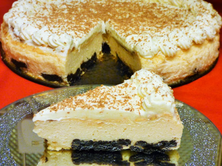 Sernik na ciasteczkach oreo z bitą śmietaną