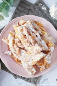 Faworki na mascarpone