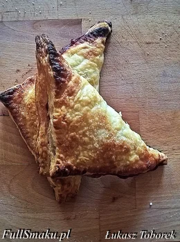 Ciastka francuskie z wiśniami